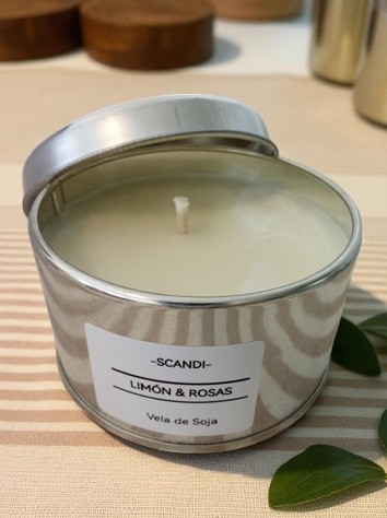 Vela aromática en lata